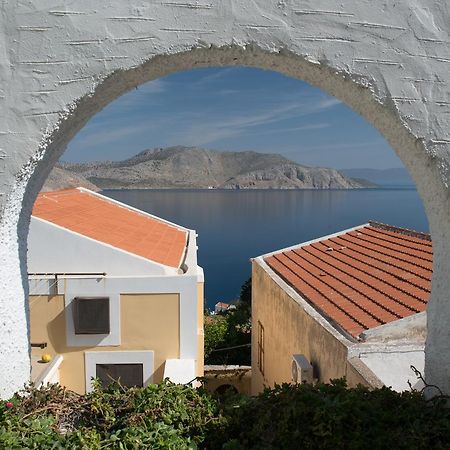 Kyklameno Apartment Symi Exteriör bild