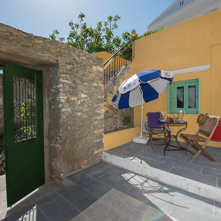 Kyklameno Apartment Symi Exteriör bild