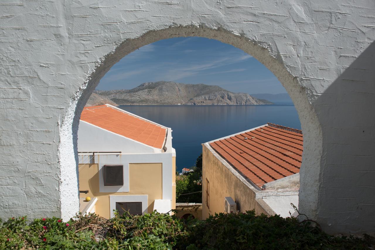 Kyklameno Apartment Symi Exteriör bild